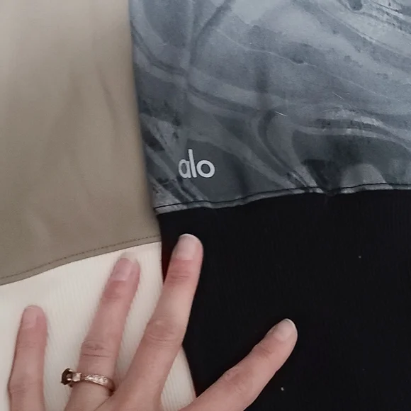 Lot 2 Alo Yoga Goddess Leggings Camel/Ivory and Marble/Black Medium - Picture 9 of 11